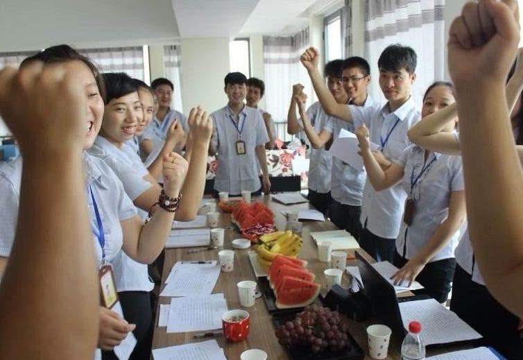 員工風采的搜索結(jié)果_百度圖片搜索.jpg